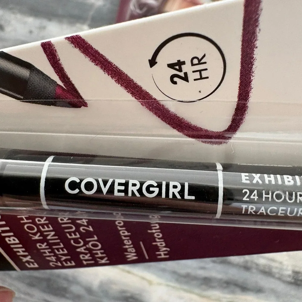 COVERGIRL exhibitionist 24hr